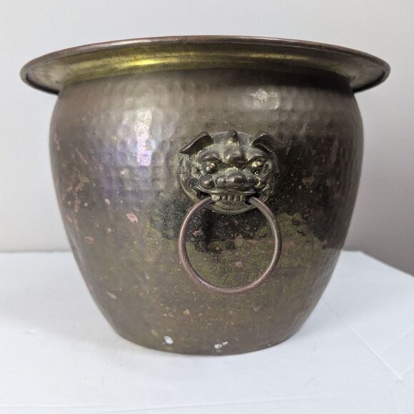 Vintage Hammered Brass Foo Dog Planter – 8½″ Tall × 12″ Wide - Picture 8 of 10